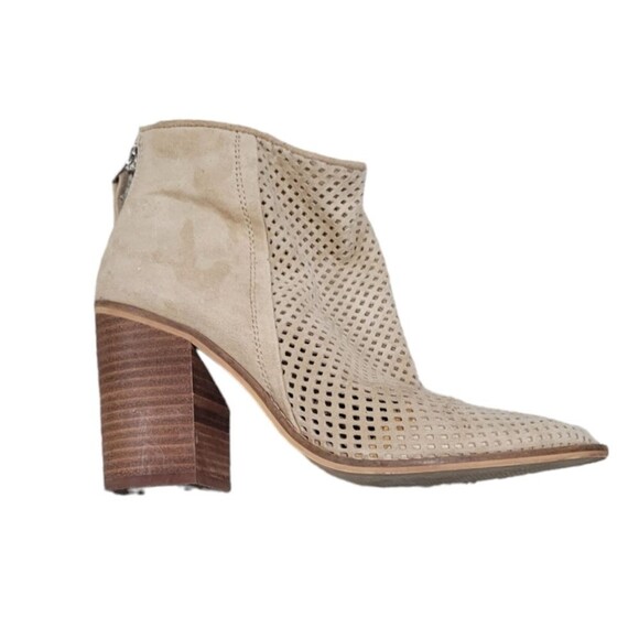 Steve Madden Rumble Tan Perforated Leather Bootie Ankle Boots Size 7.5 - Picture 3 of 7